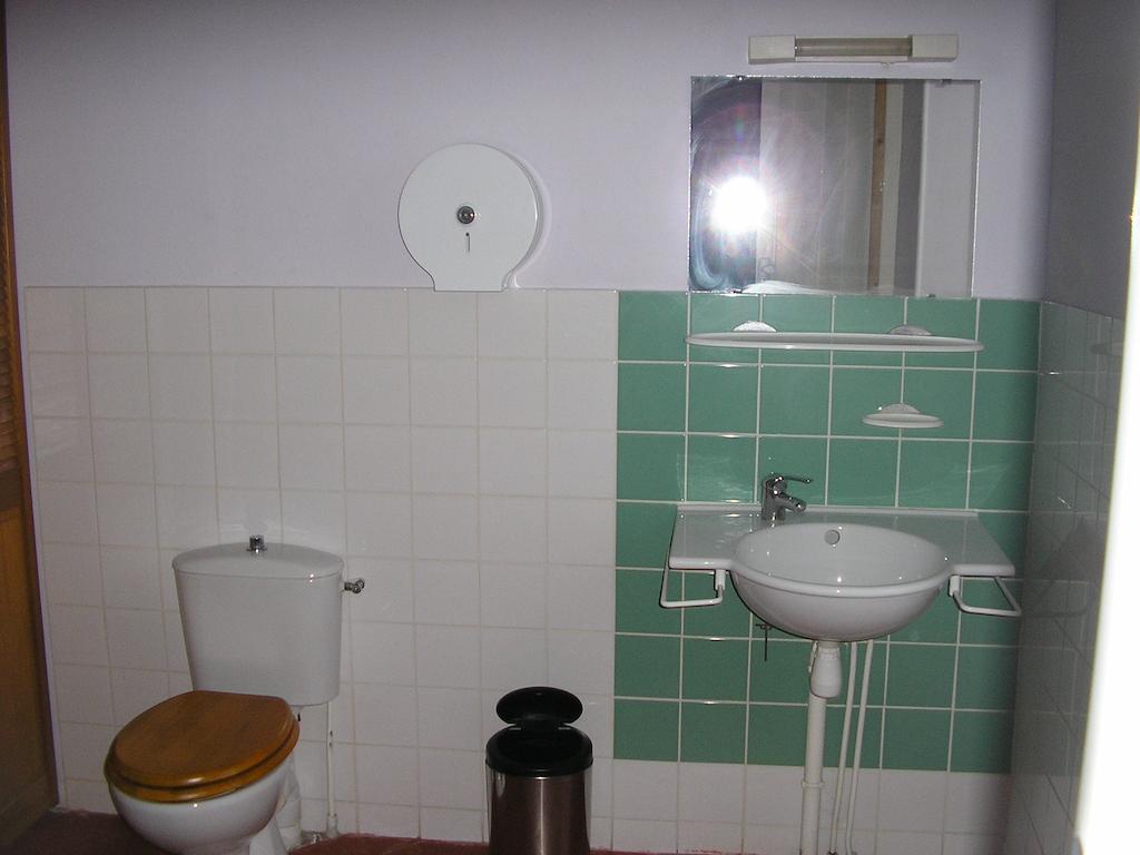 Auberge Le Bistrot De Lussan Lussan  Pokoj fotografie